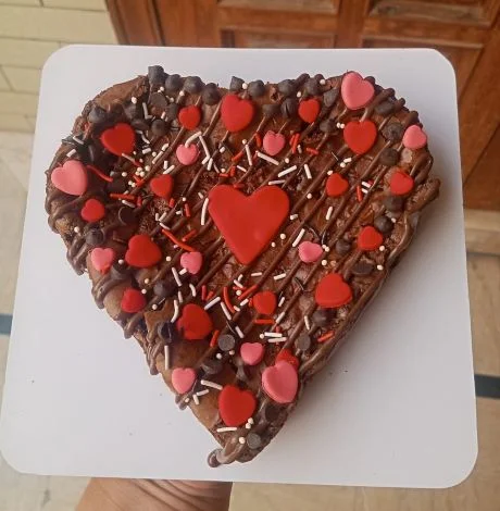 Heart shaped cake by Arshia