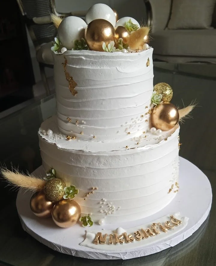 Luxury engagement cake