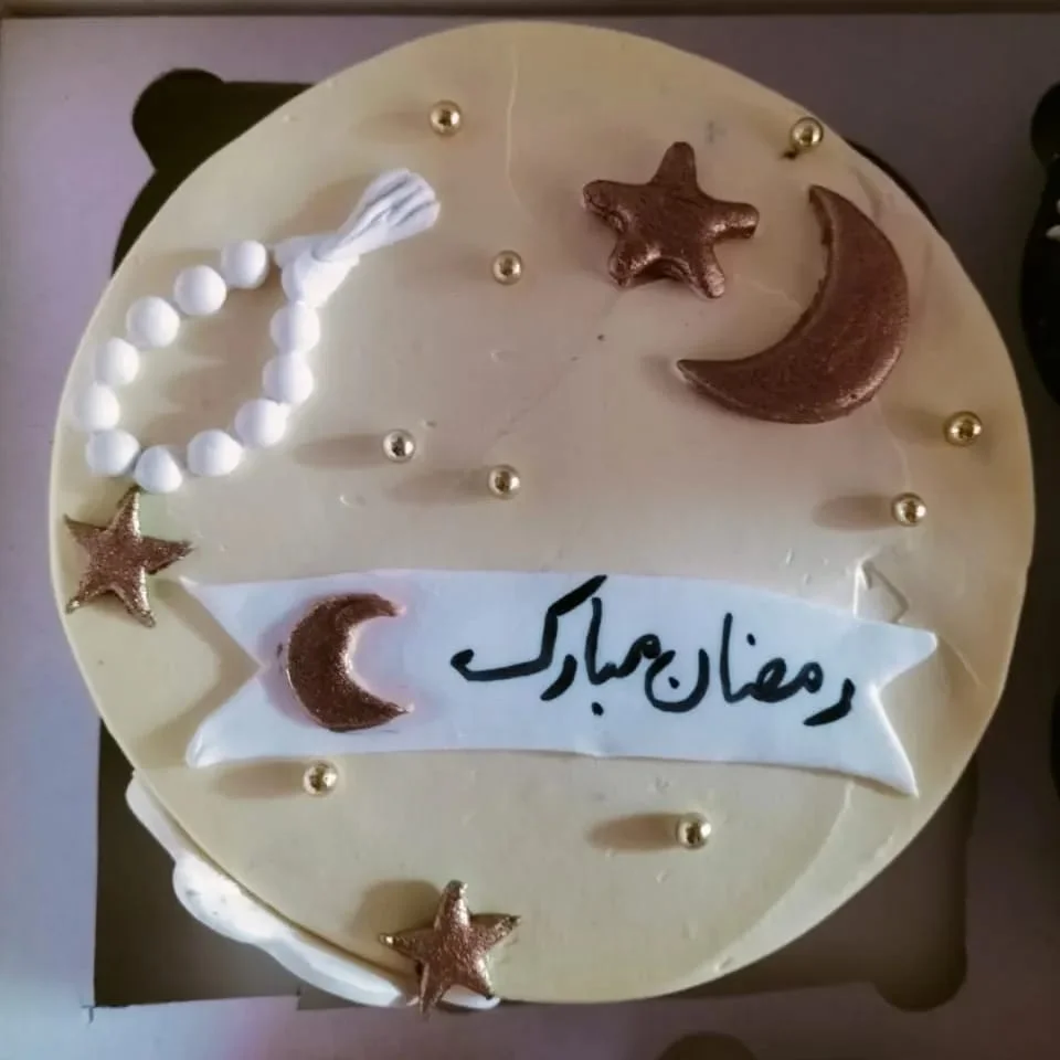 Elegant Islamic pattern cake design