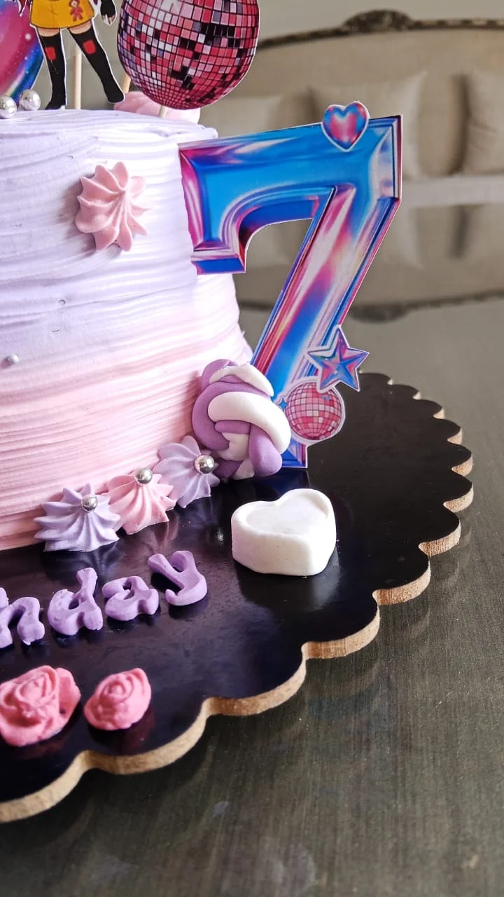 K-Pop Demon Hunters Cake decorations