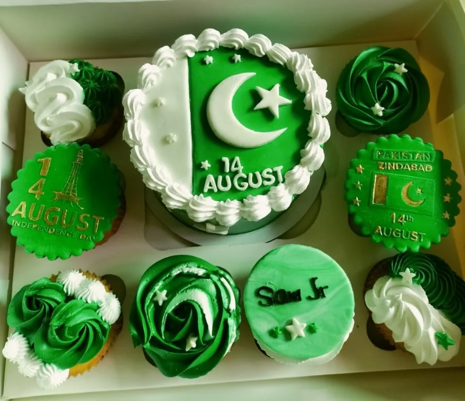 Personalised bento cake with custom design
