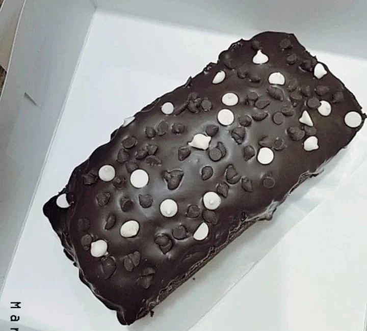Freshly baked tea cake for a family gathering